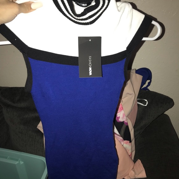 Dresses - Picture 4 of 4